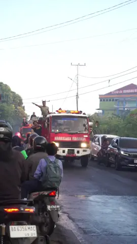 Damkar sumbar bersatu memdamakan api kebakaran pasar kota payakumbuh🤝 #fyp  #capcut  #damkarhitsindonesia🚒  #pemadamkabagam  #damkarsumbar 