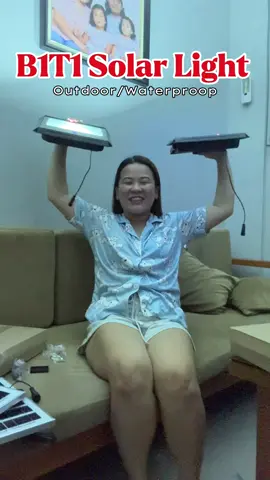 Sobrang liwanag nitong nabili kong Solar Light at Buy1 Take1 pa. #mommycheandkoyaferson #trendingnow #koyaferson #budolfinds 