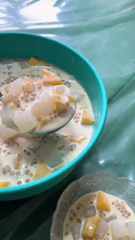 Mango sago FTW. Fresh mangoes from the wet market in Bais City and a huge jar of nata de coco. The sago pearls are a little different here than in the states. Or it could be because of the humidity. Delicious either way. #philippines #mangosago #dessert #nottoosweet
