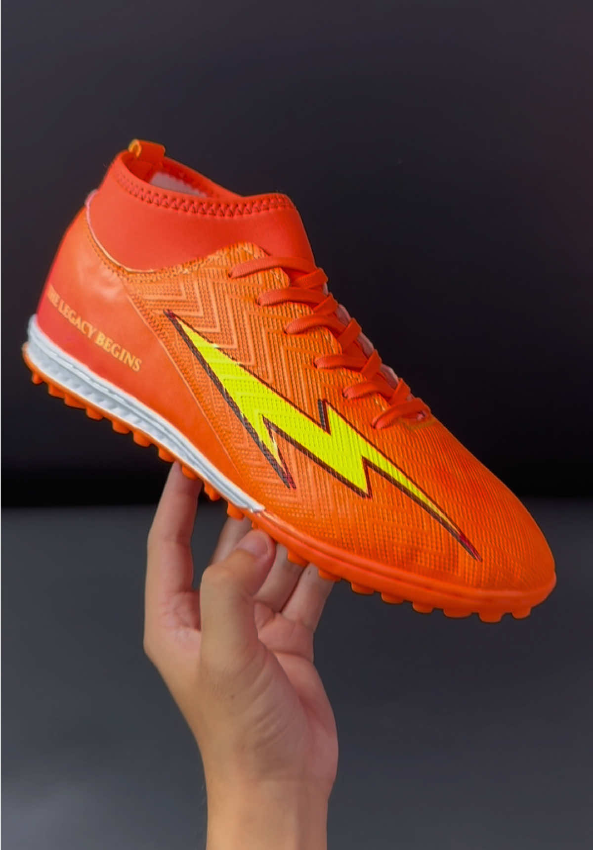 Giày Đá Bóng Mesút EVO #BóngĐá #Football #giàyđábanh #reviewgiaydabanh #giàyđábóng  