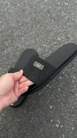 Dép lê nam quai ngang thiết kế họa tiết sang trọng, đế cao su ép nhiệt, dép có khâu quai viền đế #depnam #depnamdep #depdanam #depnamquaingang #depquaingang #depnamcaocap #depnamhottrend #depnammaumoi #havu #xuhuong #vairalvideo 