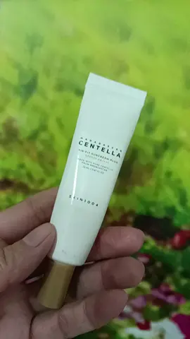 KEM CHỐNG NẮNG HỔ TRỢ NGĂN NGỪA MỤN 