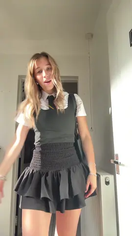 let ignore the 2 different blacks#fyp ##scottishuniform 