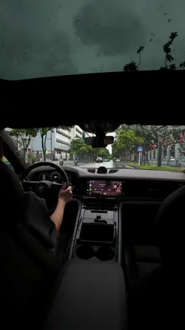 Test đường mùa mưa bão, Long Biên mình chưa thấy ngập chỗ nào chỉ thấy ngập trong cảm xúc khi lái chiếc Panamera được trang bị loa Burmester này thôi. #huongporsche #meporsche #panamera #burmester #music 