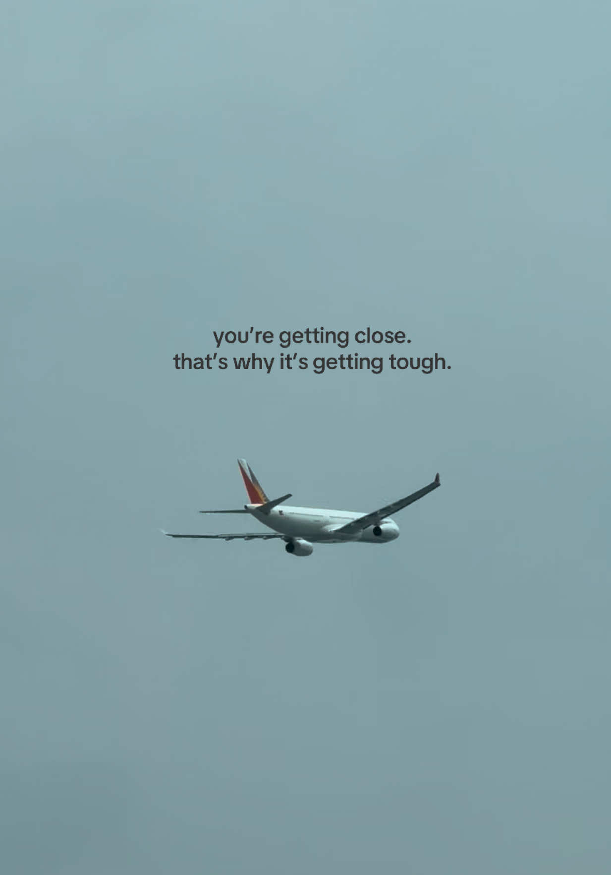 keep going y’all 🛫  #motivational #airplane #planespotting #lifequotes 