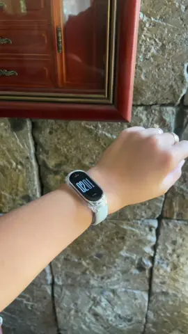 The perfect daily watch strap for xiaomi band  🤍 #xiaomi #xiaomismartband #miband #watchstrap #siliconewatchband 