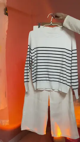 #เสื้อผ้าแฟชั่น #เสื้อยืด #เสื้อแขนยาว 