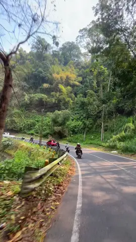 Syahdu gess jalan menuju kota batu #kotawisatabatu #sunsetvibes #nyore #fyp #djkane #batu24jam #djmashup 