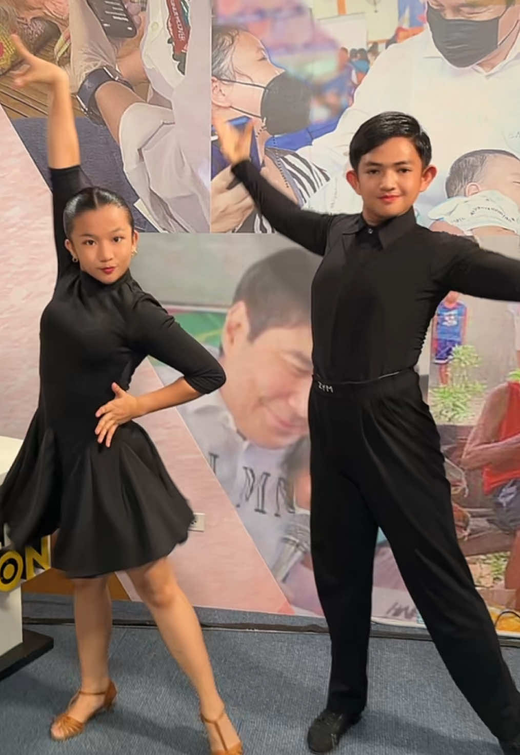 SAMPLE! SAMPLE! SAMPLE! 🔥 Nag-trending sa Palarong Pambansa, ngayon trending ulit sa Bardagulan Serye! Nagpakitang gilas na ang Dancing Ballroom Duo Live sa studio. Abangan bukas ang 2nd episode ng @TrisGel Tiktok 💃🕺 kasama ang ating Barda @Maricel Tulfo at Barda Host Fred Nepomuceno. Tutok na pagkatapos ng Wanted sa Radyo, 4-5PM! 🚨 #bardagulanserye #trisgel #tulfo #mariceltulfo #fyp 
