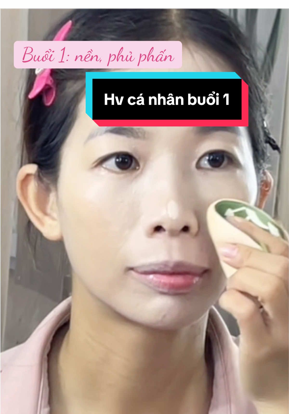 Chị học viên bảo bình thường chị chỉ dùng mỗi sữa rửa mặt, không biết gì về trang điểm mà mới buổi 1 làm tốt hơn những gì mong đợi!! 😍🤗🥰 #daymakecanhan #vanveomakeup #makeupuongbi #xuhuong #fy 