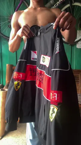 f1 jackets (black color) #ferrarijacket #racingjacket #jacketrecommendations #jacketformen #jacketforwomen #ferrariracingjacket 