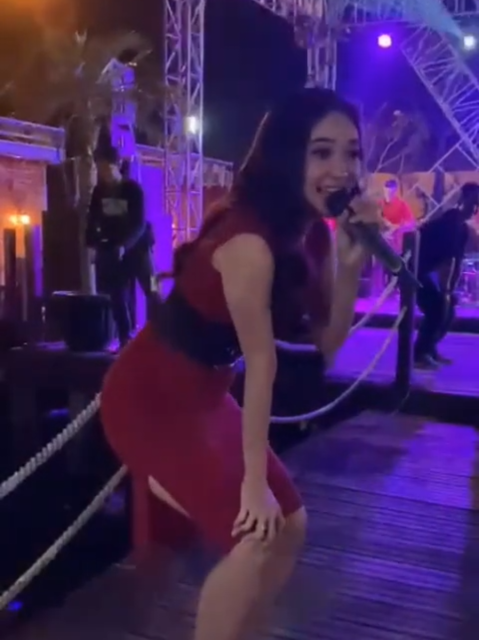 Difarina indra tampil elegan, cantik dan menggemaskan 😍 #difarinaindra #difarina #fyp #demo #dpr 