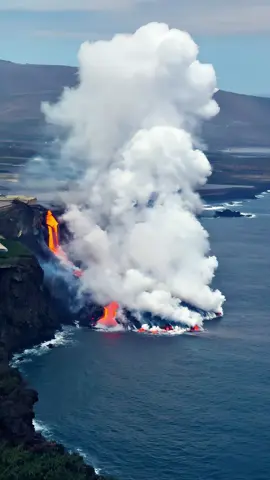 Massive Lava Flow Reaches the Atlantic Ocean 🌊 Volcano Eruption Canary Islands 4K