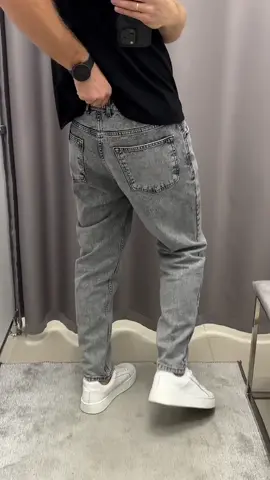 🔥 Estilo e conforto em cada detalhe! Calça Jeans Slim Marmorizada Premium – preta com elastano. 👉 Qual look você montaria com ela?     ✨ Diferenciais: 	•	Modelagem reta slim moderna 	•	Tecido premium com lycra e elastano 	•	Jeans preto marmorizado estiloso 	•	Conforto e caimento impecável 	•	Versátil: combina com camisetas, polos e camisas sociais 📍 Perfeita para quem busca jeans de alto padrão para usar em qualquer ocasião. #CalçaJeansMasculina #JeansPremium #ModaMasculina #EstiloComConforto #LookMasculino 