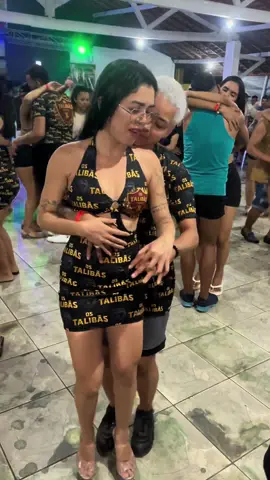 Até Hoje Ensinando A Carolzinha A Dançar De Costa🥹❤️ #baile #bailedasaudade #belemdopará #fyp #dance 