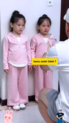sangat menggemaskan sikembar linlin dan qiqi 🥰🤗
