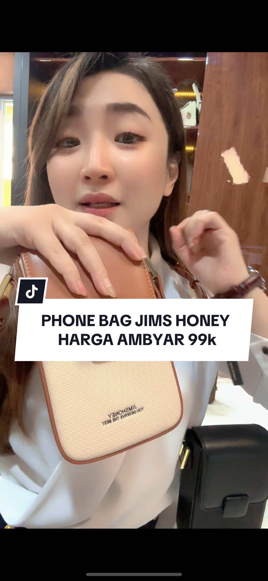 Replying to @ArsyArsya🥰 tali bisa lepas pasang dan atur panjang pendek #racunlisaquincy1 #phonebag #jimshoney #outfit #gayaditiktok 
