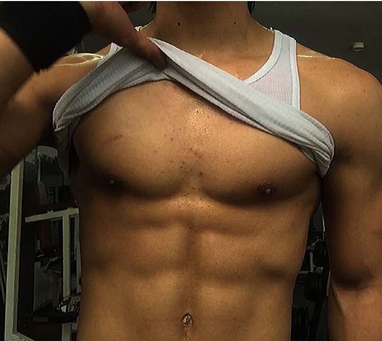 Was focused on my lower chest lately #fyp #gymrat #GymTok #physique #foryoupage 