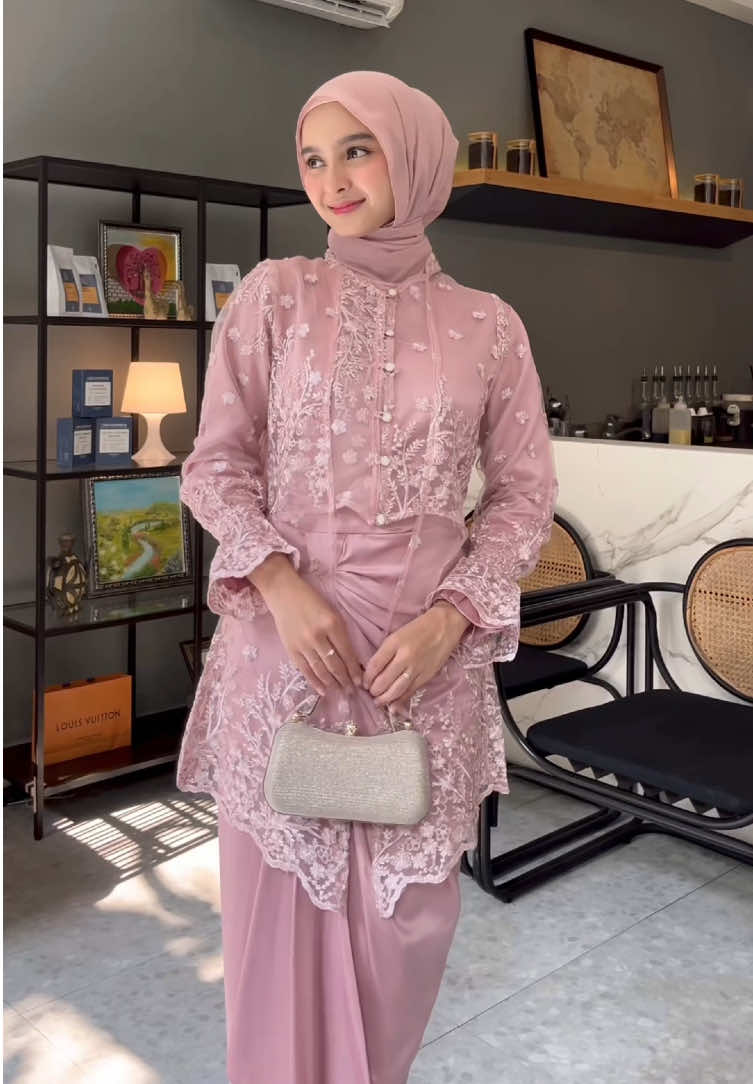 Yuk merapat ke live disc up to 11% co saat live✨🥰 #dresskekinian #hijablabel_hl #ootdhijabstyle #dresskondangan #fyp 