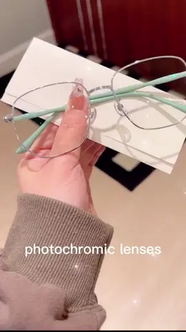 Dê uma olhada em 2025 Óculos Anti Luz Azul Radiação Armação De Metal Substituíveis Para Mulheres/Homens https://s.shopee.com.br/802mZxrHM8 #linknadescrição 