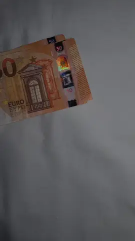 #loveormoney #moneytok #business #rich #richlife 