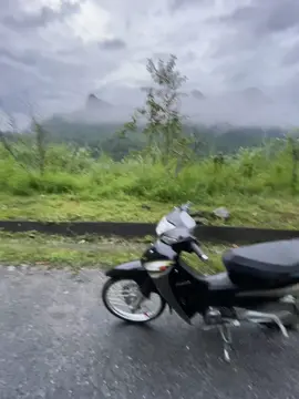 Xe 100 leo đèo vẫn cứ là êm😝 #xuhuong #waves #viral #trending 