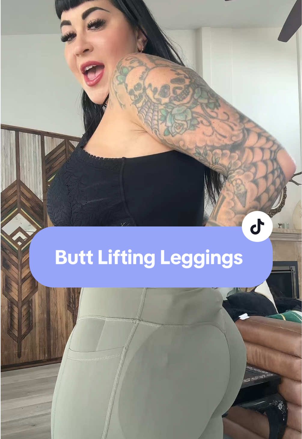 The magic that’s happening in my backside rn @Halara_official  #halaraleggings #halaratiktokshop #tummycontrolleggingss #bootcut #flareleggings 