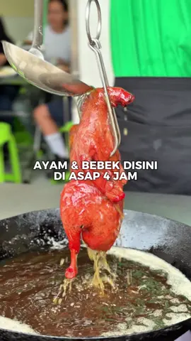 bisa makan bebek peking asap di dalem ruko ini sampe ambil sambel sepuasnya lhoooo👀✨ 📍Ayam & Bebek Asap SM #bebekpeking #bebekasap #ayamasap #kulinerbandung #creatorsearchinsights 