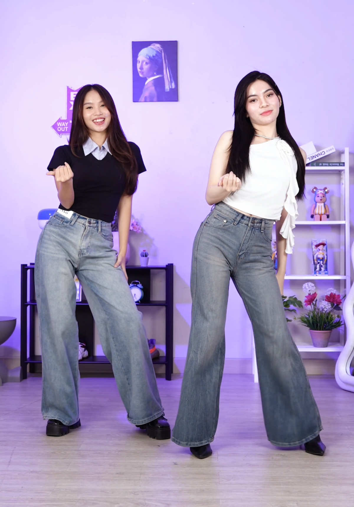 Serupa tapi ga sama👀 Kamu tim bootcut atau oversize baggy nih Jinisquad?💃 #JINISO #jinisoemangkeren #autokeren #highwaistloose #loosejeans      