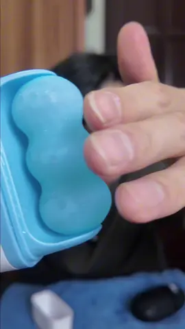 Con lăn đá băng massage thích lắm mn . #conlanmassage #icecube #conlanmassagemat 