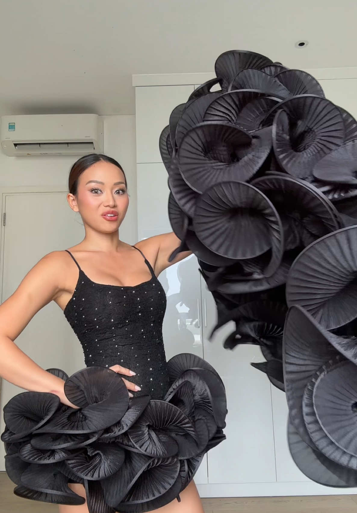 Thêm một bộ đồ chấn động nữa 😝