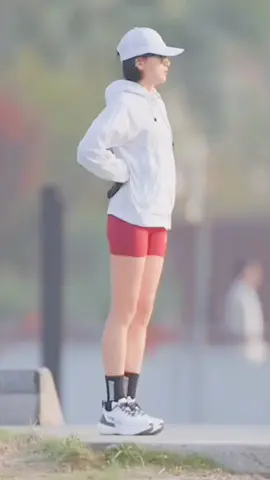 #warmup #FitAndFashionable #ChicRunner #Running #RunningInStyle 