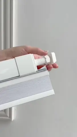 Persiana Horizontal PVC 25mm 🪟 Prática e moderna para cozinha, sala, quarto ou loja. Medida 100x130cm. #promoção #shopee #decoração #cortina #casa