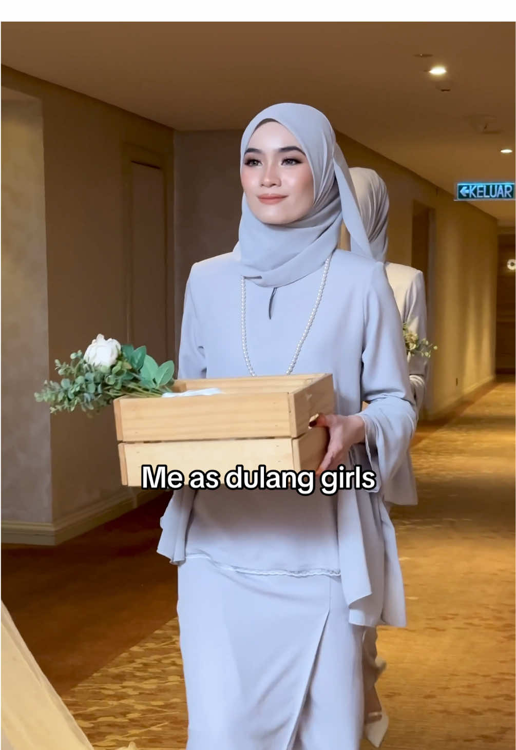 To perfect to describe!  Calling out dulang girls utk baju yang sempurna di hari bahagia bestie  #malaysiaootd #malaysiantiktok #bridesmaids #bajutunangMalaysia #bridesmaids 