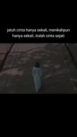 Shafeera Daanish berperan sebagai arwah istri bernama Rifa, yang mencoba mendalami karakter sebagai 