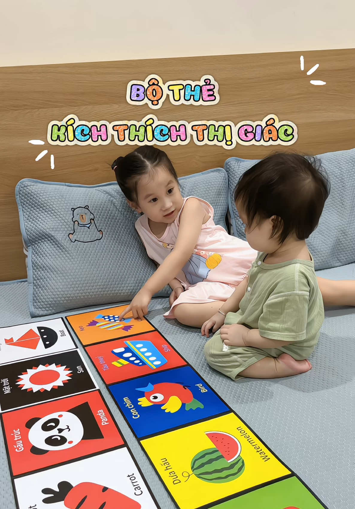 Bộ thẻ kích thích thị giác cho bé từ 0-2 tuổi các mẹ ơi. Bé nhà mình chơi từ hồi 3 tháng đến giờ hơn 1 tuổi rồi vẫn thích lắm .#cunglamme #mebimreview #mevabe #thekichthichthigiac #dochoitreem 