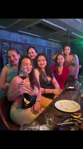 Afterhours.. busy days coming ahead 🤩😵‍💫👩‍🍳 #thefort #bgc #revel #yesplease #culinarylife 