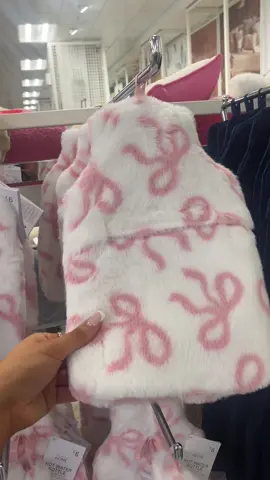 bows everywhere!🎀