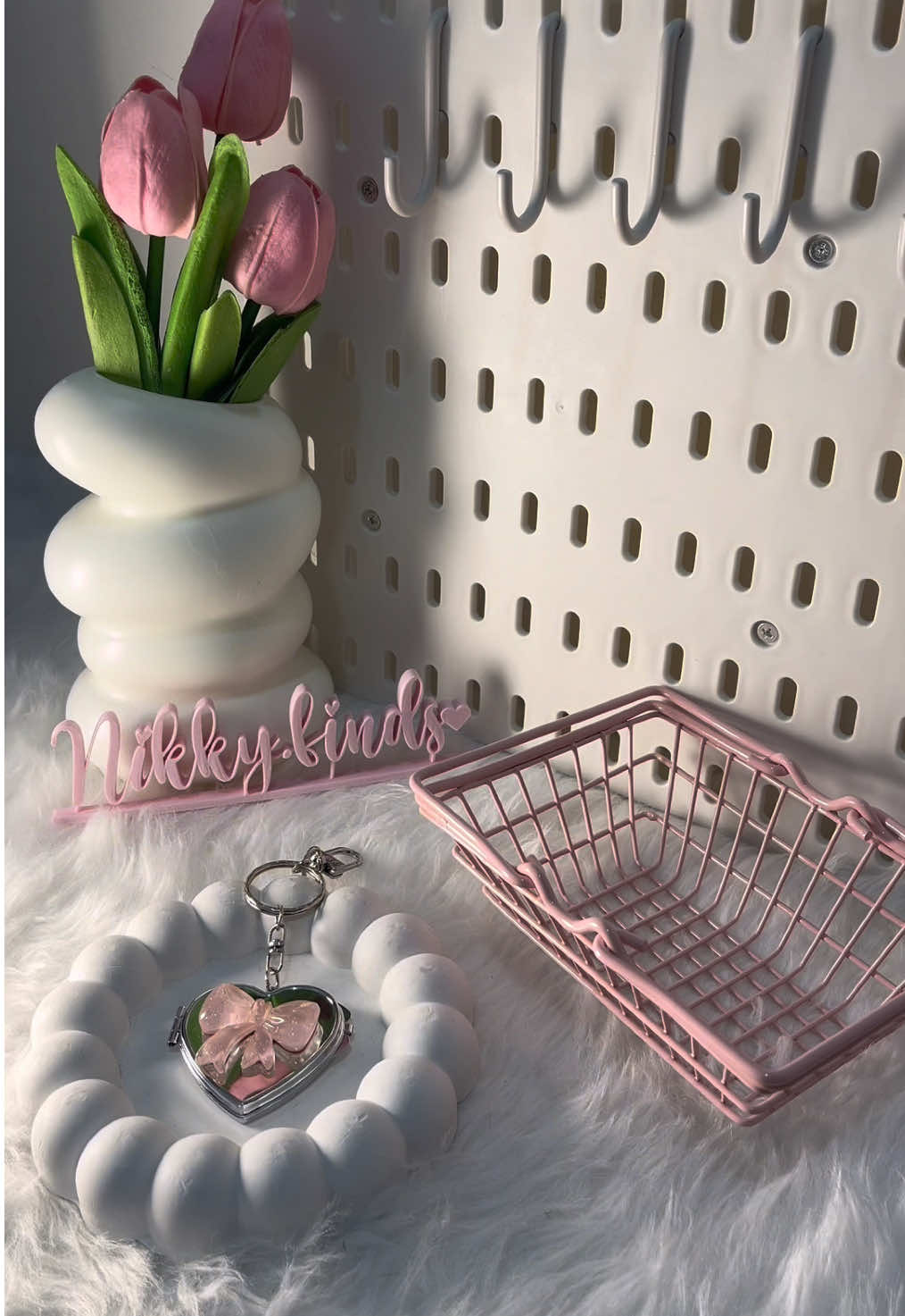 Not just a keychain… it’s your quick mirror! 😍 Tiny, cute and very useful 😍 #keychain #bagcharm #mirrorkeychain #mirror #fyp 