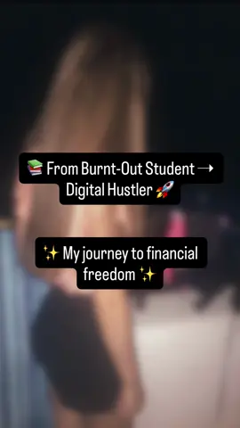 💬 Let me INTRODUCE myself 💬 📚👩‍🎓 From burnt-out student ➝ digital hustler 🚀 I’m 22, studying my teaching degree in Cheshire, and for a long time life felt like a constant juggling act: ⏳ Uni workload 💰 Living off student loans 🕒 Part-time work ❤️ Family responsibilities It left me drained, struggling financially, and feeling like I was always behind. But deep down, I knew I needed to change something. I wanted: ✨ Financial freedom ✨ The skills to build my own business ✨ A team that shares my vision ✨ The life I’ve always dreamt of (including at least one holiday a year 🌍✈️) That’s when I invested in myself. First with the Digital Product Hub mini course, which gave me the beginner-friendly basics to get started. Then with the SMGB Business Academy, which has been a complete game changer — from in-depth strategies and step-by-step training to a community that actually gets it. I’ve learned to: ✅ Embrace uncertainty instead of running from it ✅ Grow my confidence and leadership abilities ✅ Persevere and problem-solve creatively, even when challenges hit hard. I’m still balancing uni, work, and family — but now I’m doing it with hope, skills, and a mission: 💸 To create sales online 🙌 To support others in building their dream lives 🌟 To create financial stability for myself and my family My future? I see myself financially free, leading a team of people chasing the same vision, and finally living life on my terms. 💫 👉 If you’re a student (or anyone) who feels stuck right now — this is your reminder that the first step is the hardest, but it’s also the one that changes everything. I have created a free beginners guide to digital marketing which can be downloaded through clicking the link in my bio 💫 If I can do it, so can you 💓 Keep believing… 💡✨ #StudentSideHustle #StudentStruggles #DigitalMarketing #FreeBeginnersGuide #FREEBIE