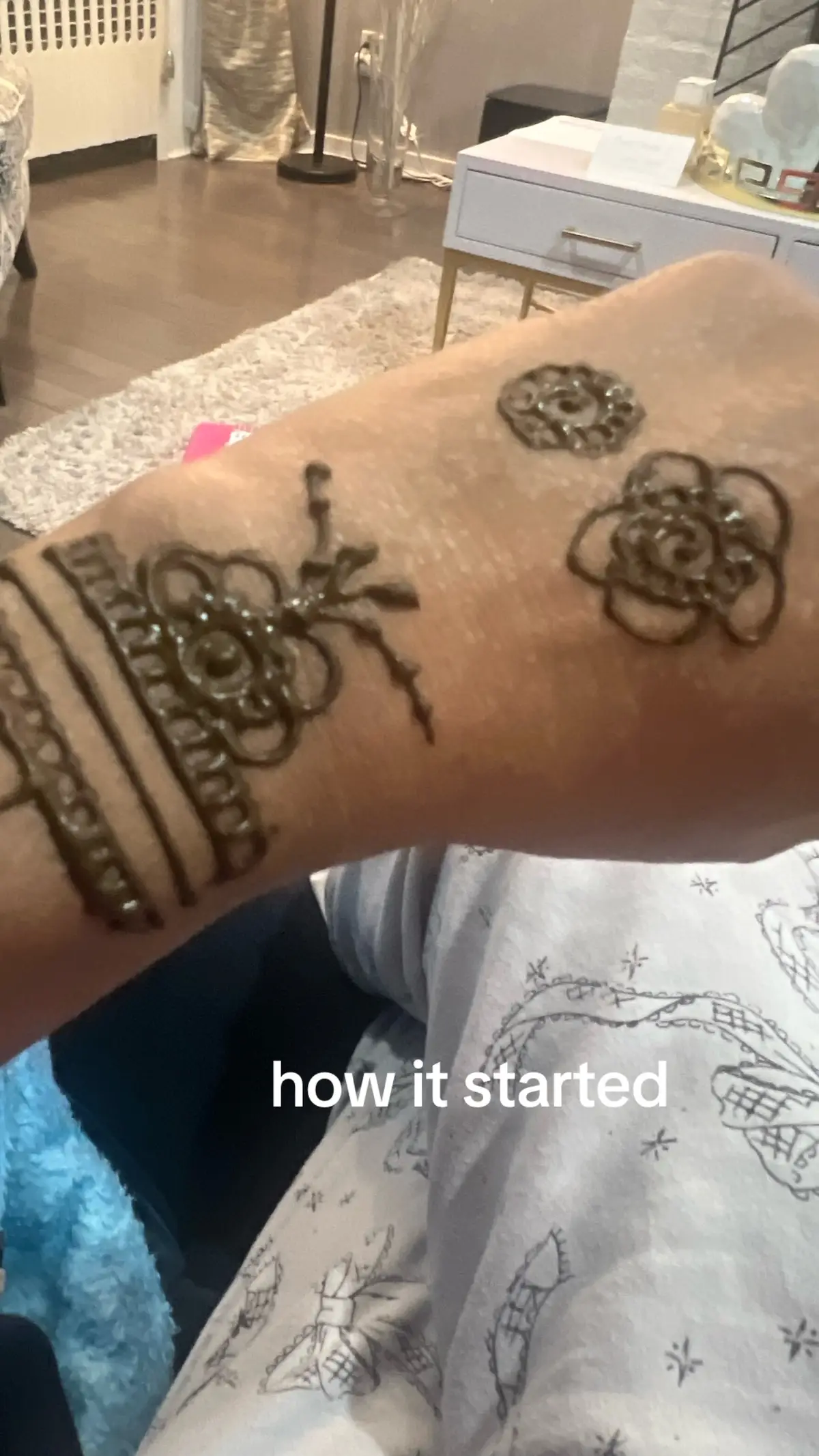 my henna journey has been something! proud of how far i’ve come but still need to keep practicing 💓 #hennajourney #hennaart #hennaartist #nychennaartist #learninghenna 