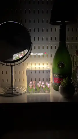 pov : you love flower tulips 🌷 💫 #lamp #tuliplamp #tulips #tablelamp #nightlight #tulipnightlamp #giftideas #ledlamp 