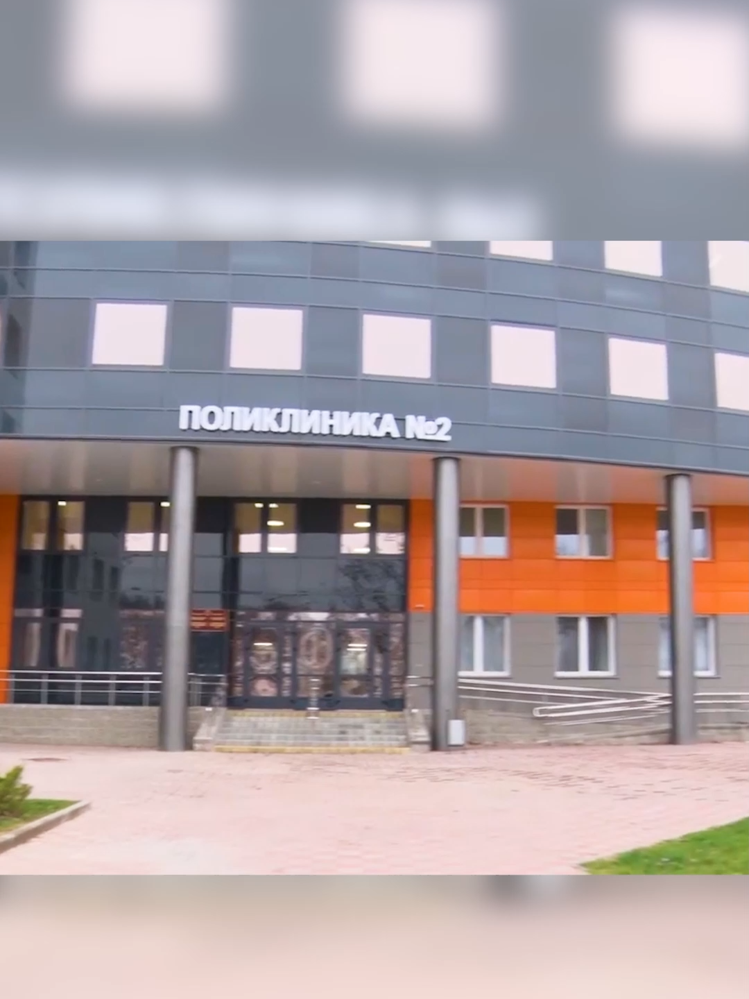 В Солигорске мама пришла в поликлинику с болью в груди... 👩‍⚕️ Врача нет. ЭКГ ❌, флюорография ❌ — только бумажка-направление. 😡 Люди жалуются: очереди бесконечные, оборудования нет. 💸 Но на ремонт казарм ОМОНа в Брестской области власти легко нашли 1 500 000 рублей. ⚡ На медицину — НЕТ. ⚔️ На силовиков — ВСЕГДА ЕСТЬ. #foryoupage❤️❤️ #trendingvideo #Беларусь #брест #гомель #минск #новости