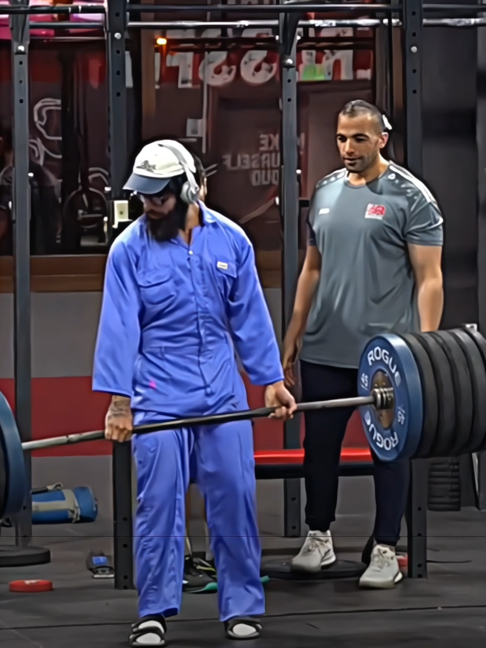 Anatoly prank with 😁💪 bodybuilders #anatoly #gym #anatolyprank #gymprank #safe 