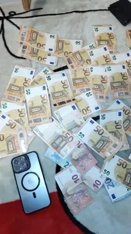 EUROS 🇪🇺💶 #europe #viral #barcelona #spain #mallorca 