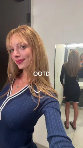 Why is my phone broken #OOTD #corporate #corporategirlies #officesiren 