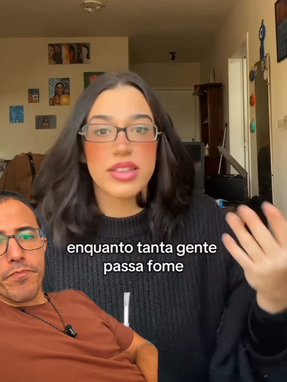 Eu acredito realmente na boa intenção da @amandinha  e quero parabenizá-la pela #empatia e modo de pensar. Agora, não é com o comunismo, socialismo ou ideologias coletivista assim, que contam com a utopia da bondade e falta de individualidade de todos, que vamos resolver isso. Todo sistema tem suas falhas, mas a liberdade econômica é o única forma que teve sucesso em aumentar a riqueza mundial e a condição de vida coletiva. Precisamos evoluir muito ainda, principalmente no Brasil, mas não é com uma revolução comunista. Ps: a Amanda tem uma loja de roupas com camiseta do comunismo, por isso cito essas ideologias aqui. #comunismo #liberalismo #capitalismo #lutadeclasses