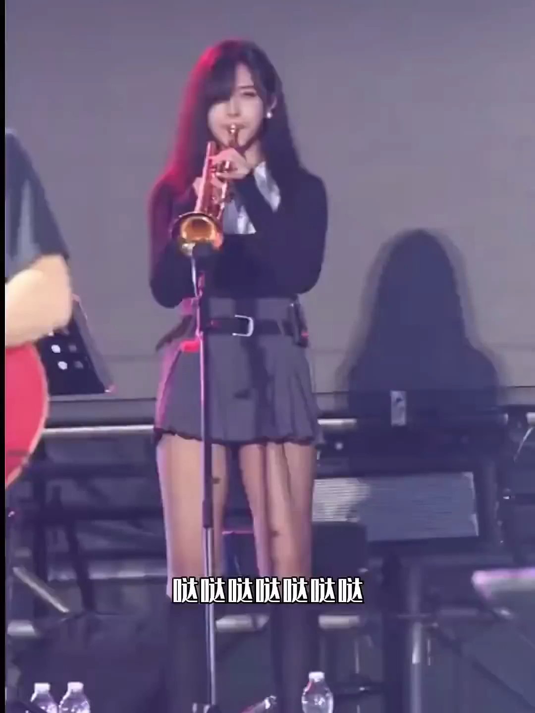 นักเป่าทรัมเป็ตของจ้าวเหล่ยสวยงามมาก#tararara #ดนตรีสด
