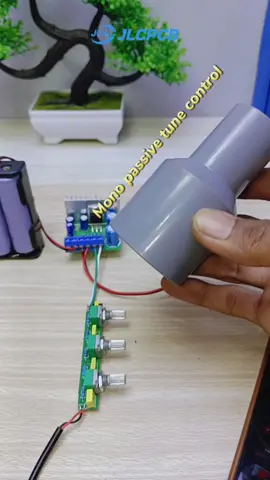 Wow, what a simple passive mono tune control.🔥🔊  Up to $60 discount for new users who want to order PCB and PCBA at JLCPCB Link 👉https://jlcpcb.com/?from=delofha #jlcpcb #jlcpcbproject #electronicmusic #audio #america 