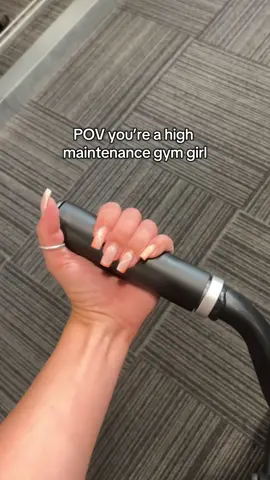Having your nails done makes you lift heavier btw 🫶🏽 #gym #GymTok #gymgirlsoftiktok #fyp #GymLife 